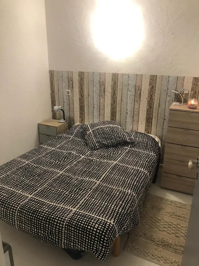 Апартаменты Apt With Swimming Pool 500M From The Beach Сен-Рафаэль Франция